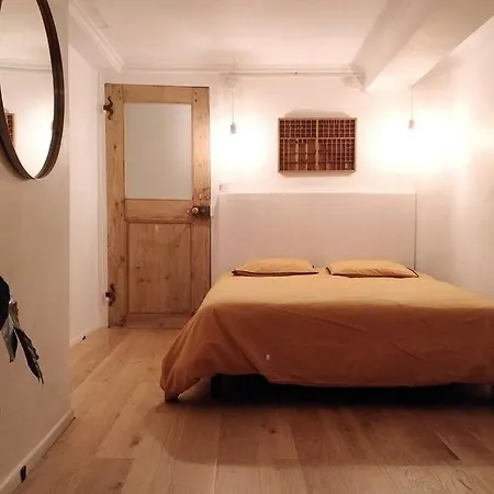 By Lp Bellecour Apartment